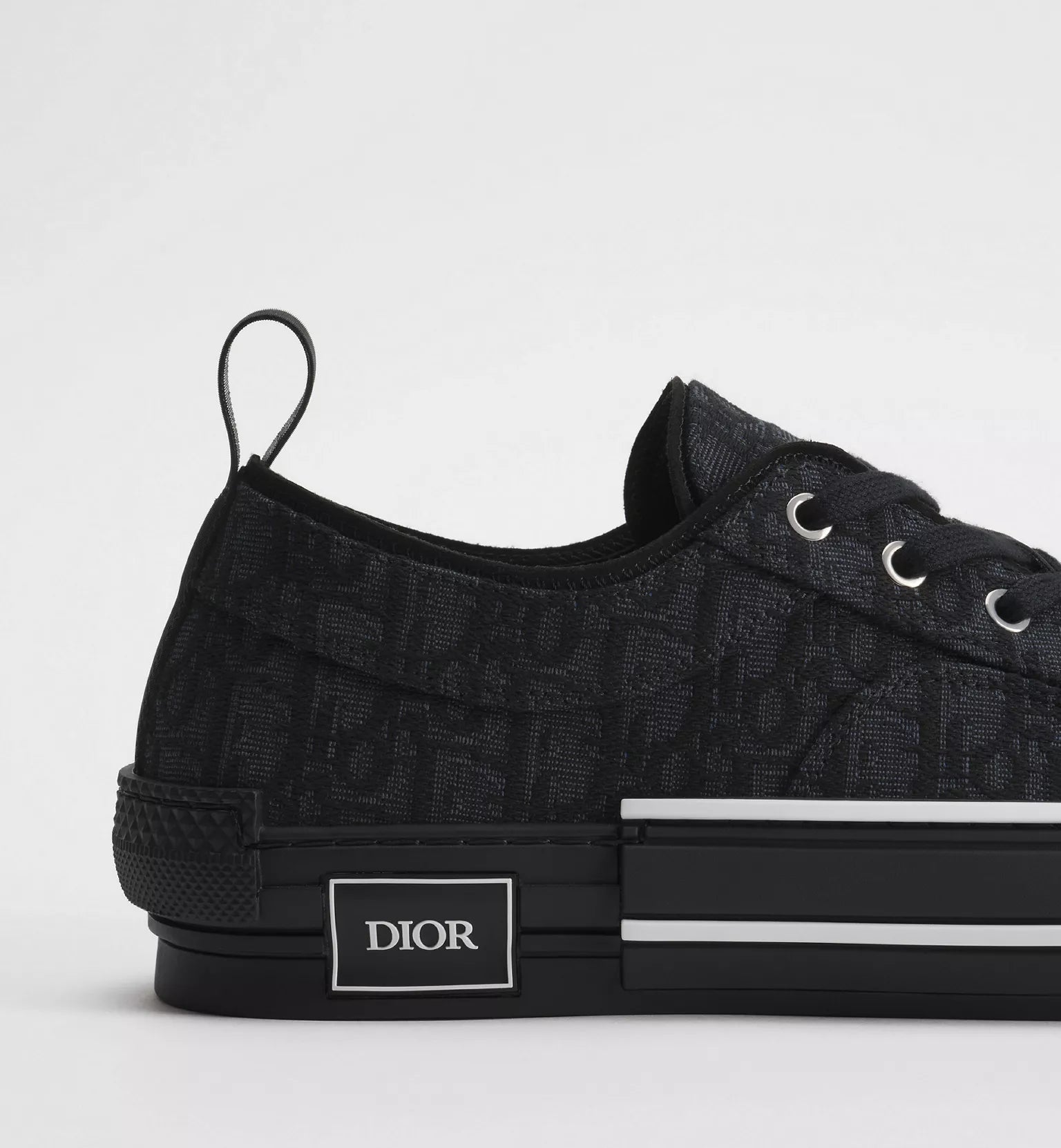 B23 League Low-Top Sneaker