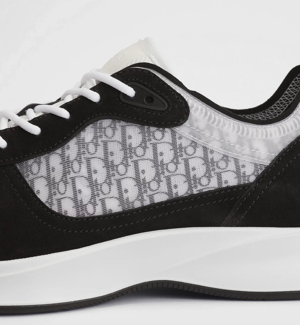 B25 Runner Sneaker