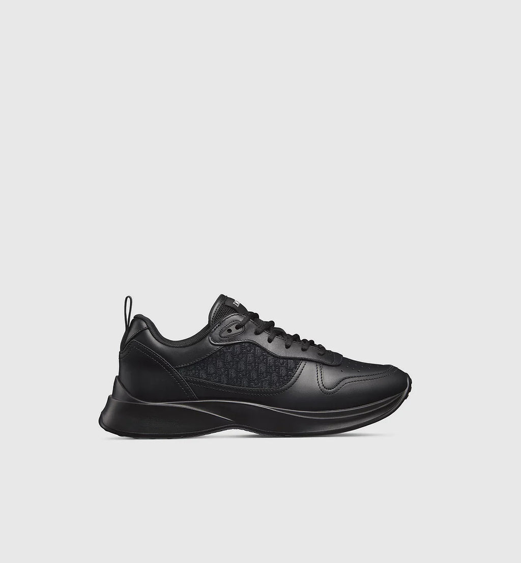 B25 Runner Sneaker