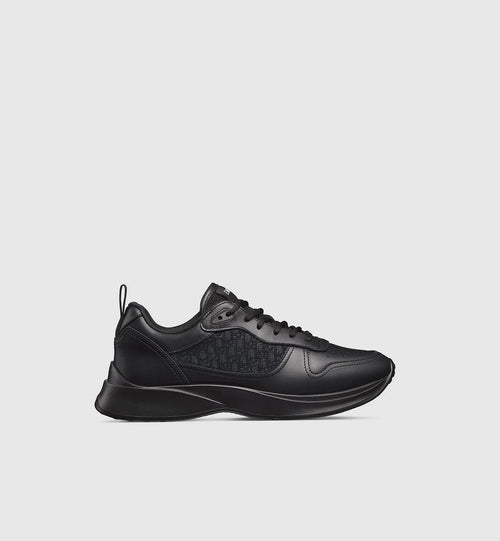 B25 Runner Sneaker