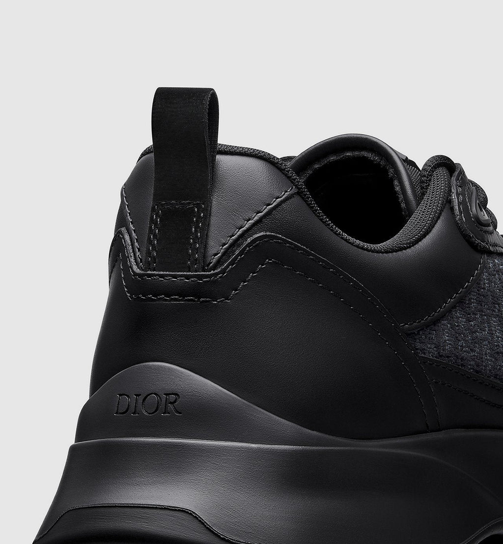 B25 Runner Sneaker