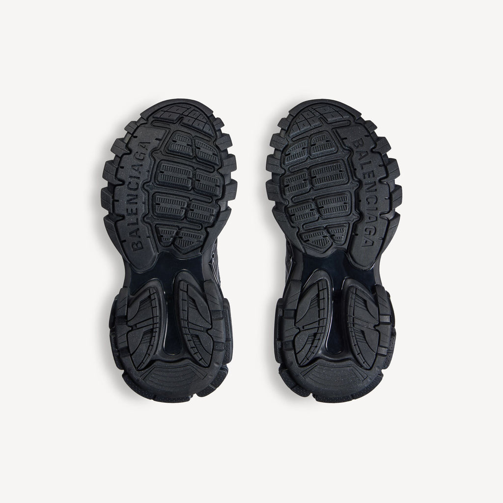 Men's Track Signature Sneaker in Black/white