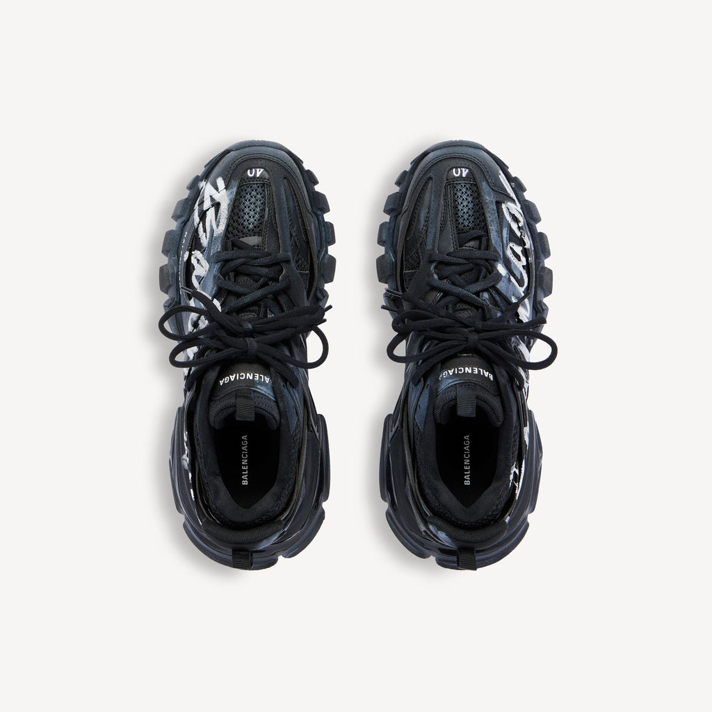 Men's Track Signature Sneaker in Black/white