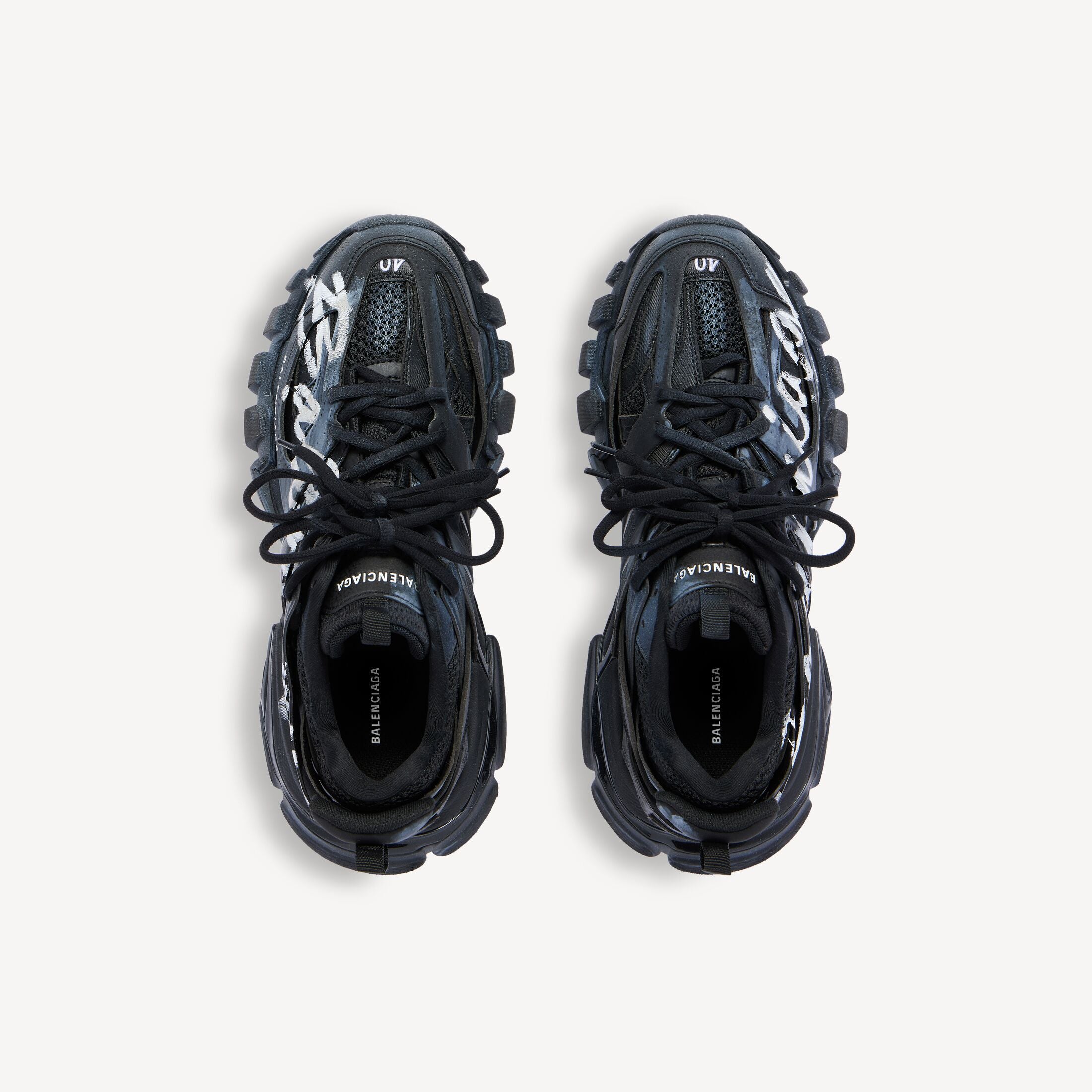 Men's Track Signature Sneaker in Black/white