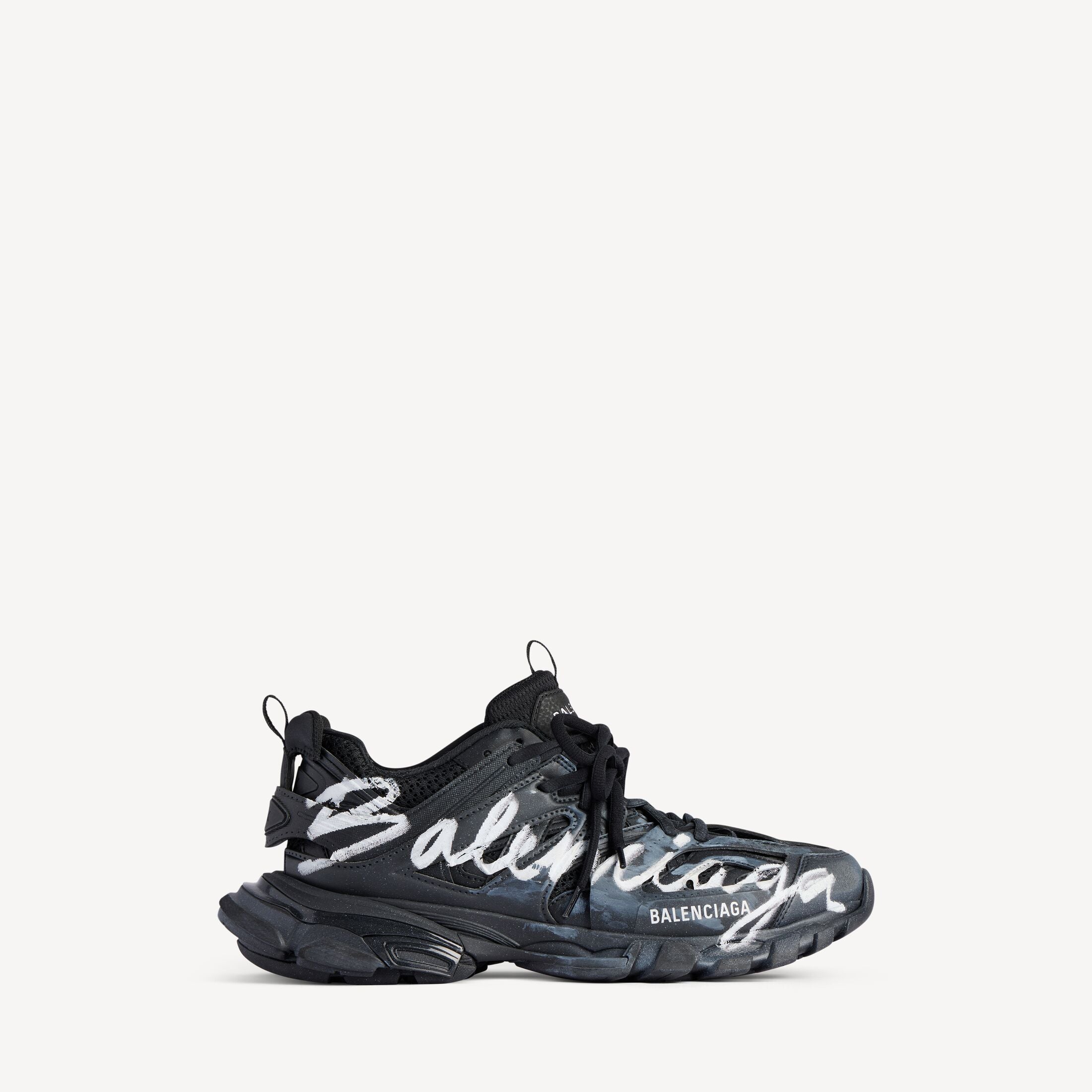 Men's Track Signature Sneaker in Black/white