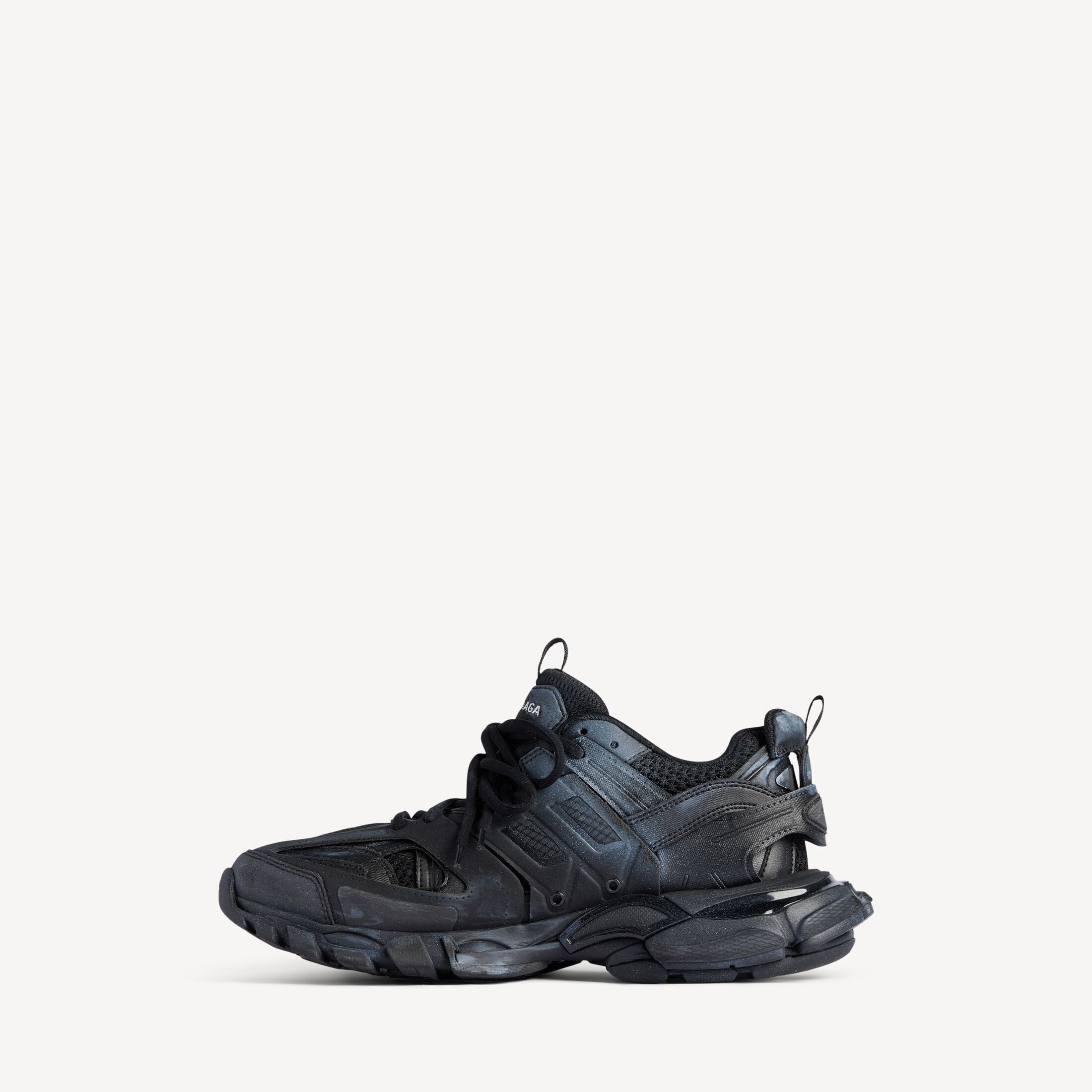 Men's Track Signature Sneaker in Black/white
