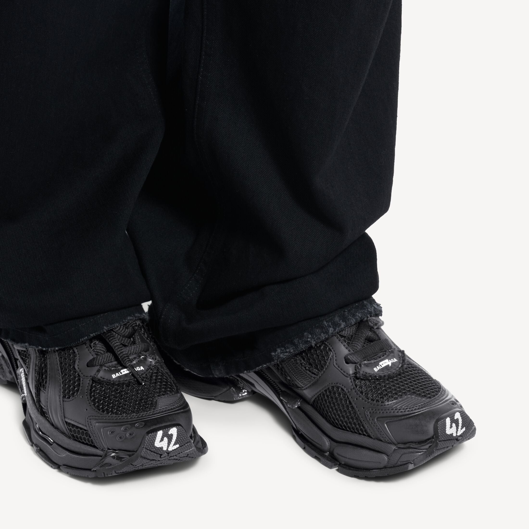 Men's Runner Trainers in Black