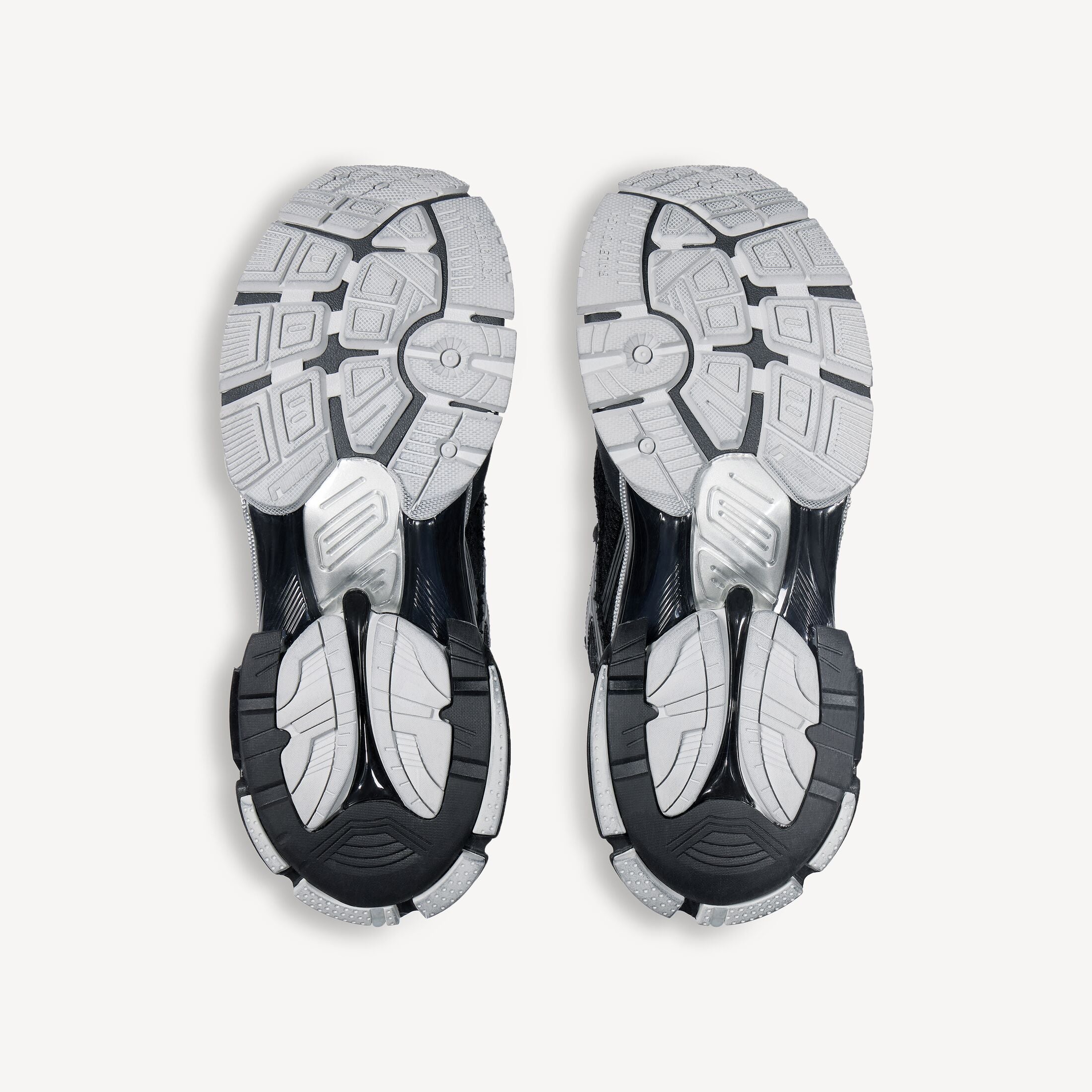 Men's Runner Trainers in Black/silver