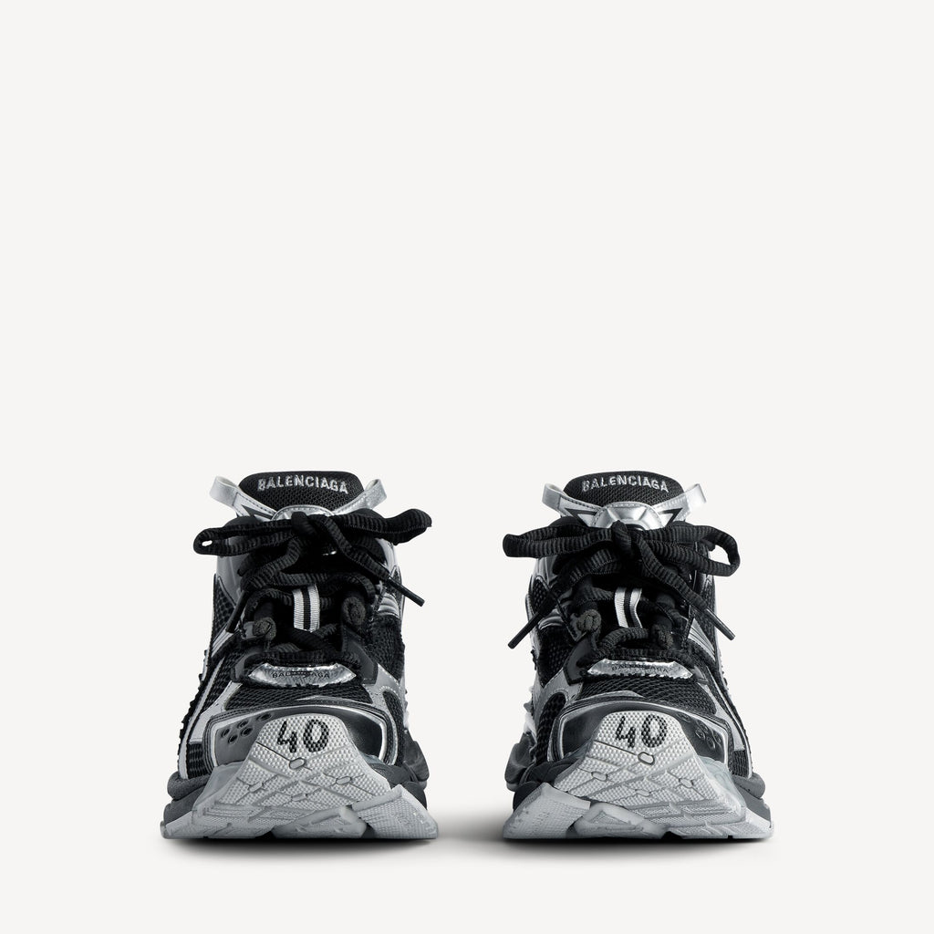 Men's Runner Trainers in Black/silver