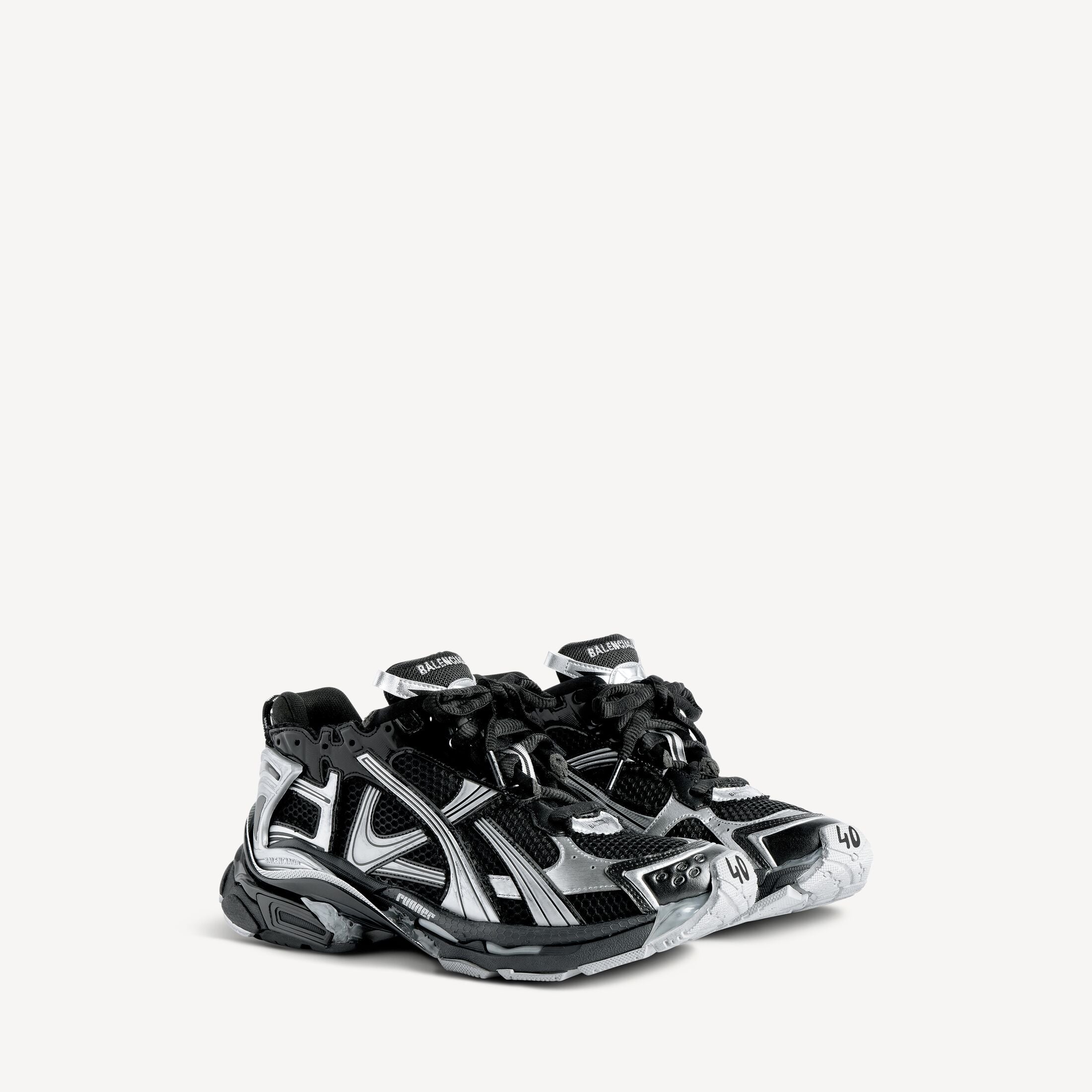 Men's Runner Trainers in Black/silver