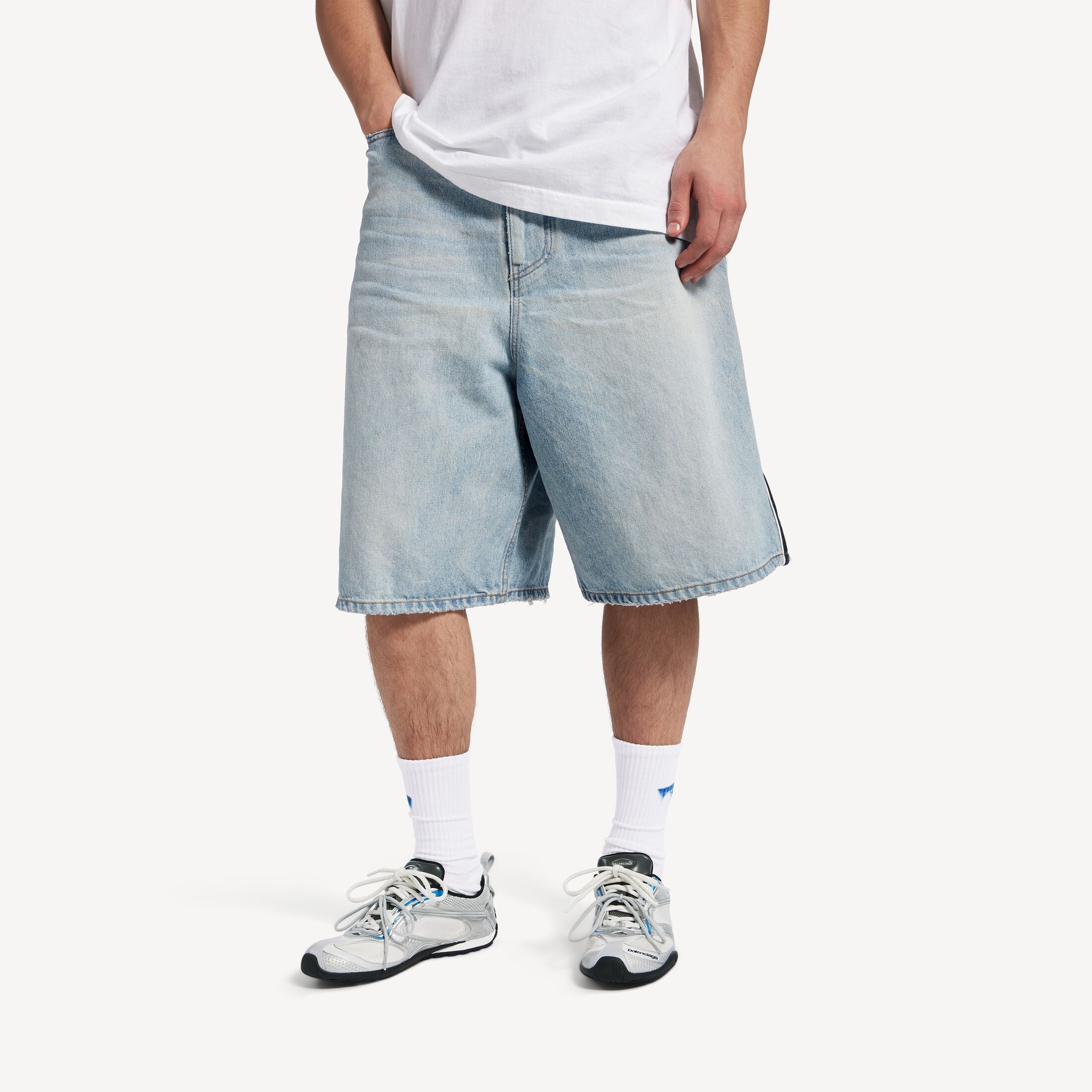 Men's Radar Gradient Lines Trainers in White/grey/silver/black/blue