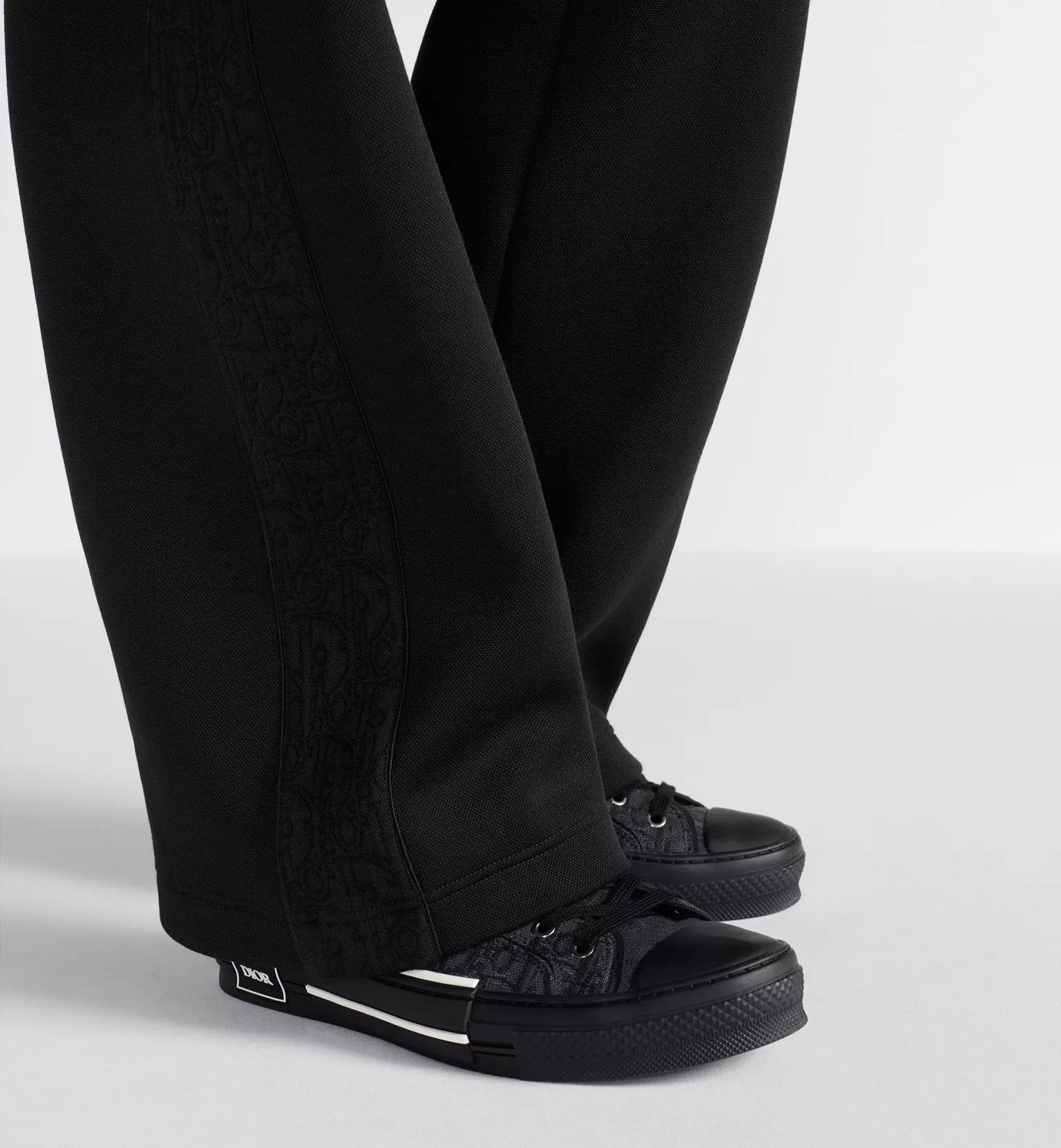 B23 League High-Top Sneaker