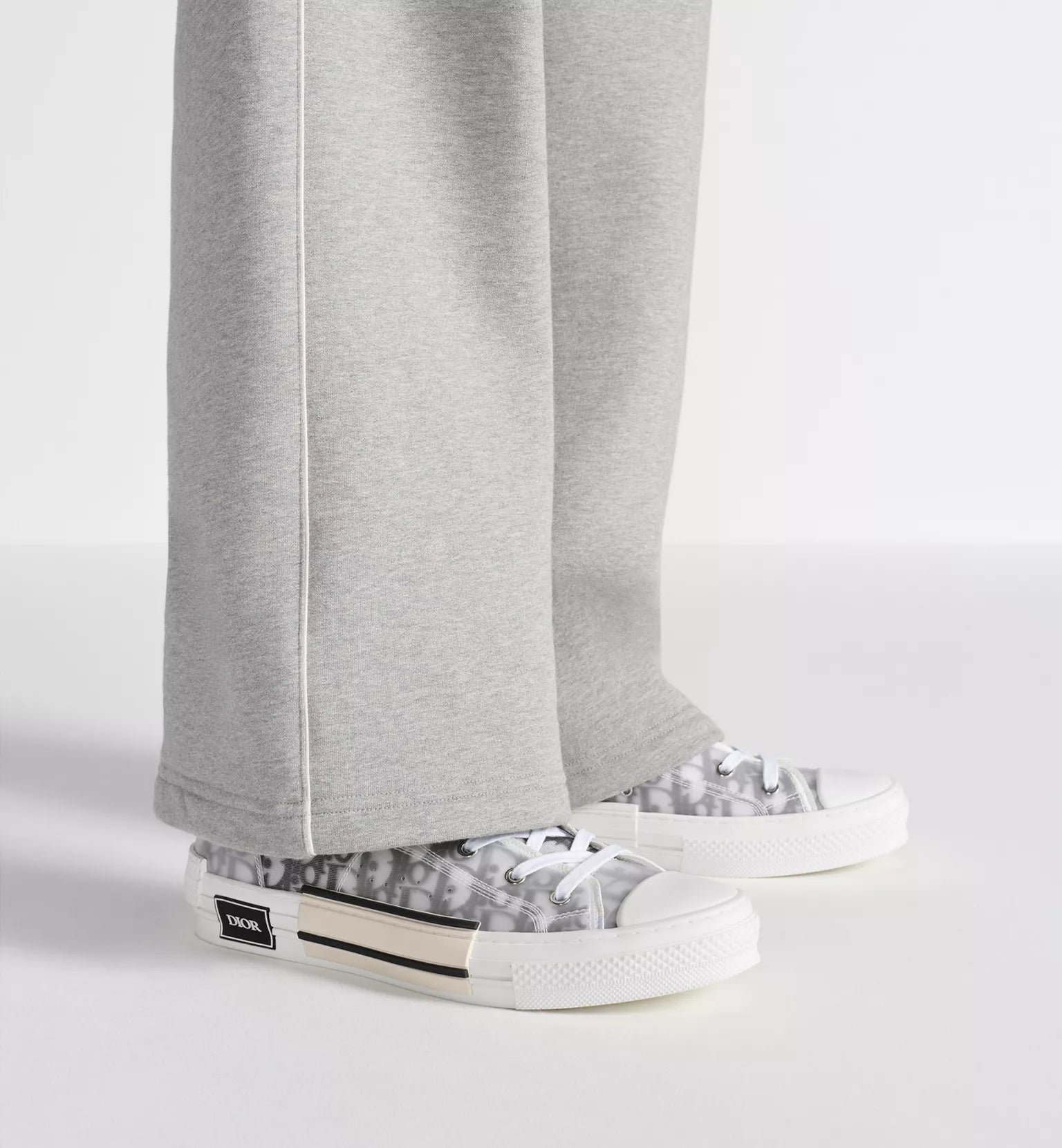 B23 League High-Top Sneaker