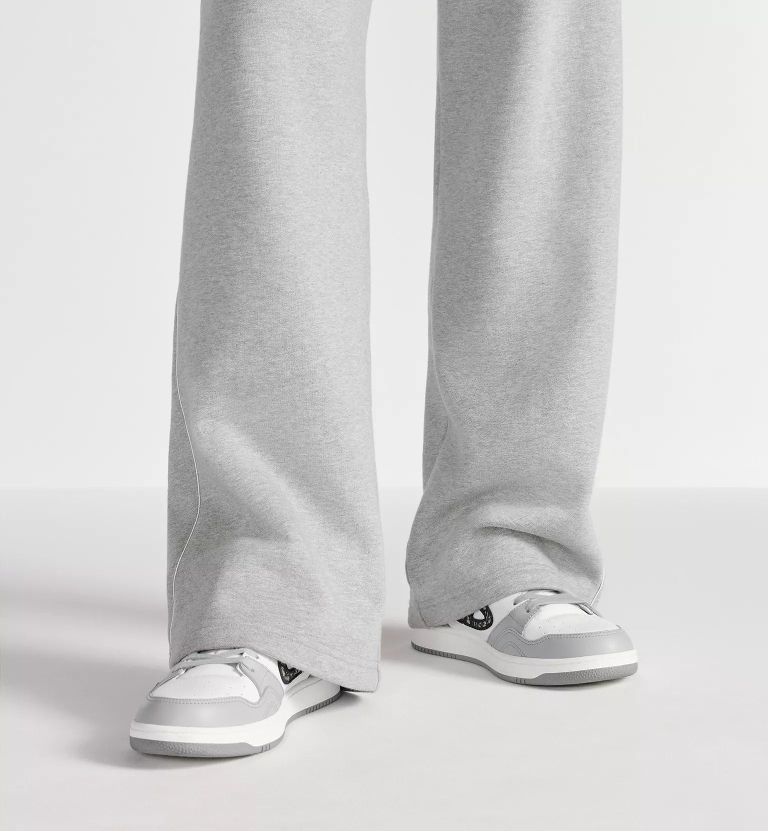 B57 Dribble Low-Top Sneaker