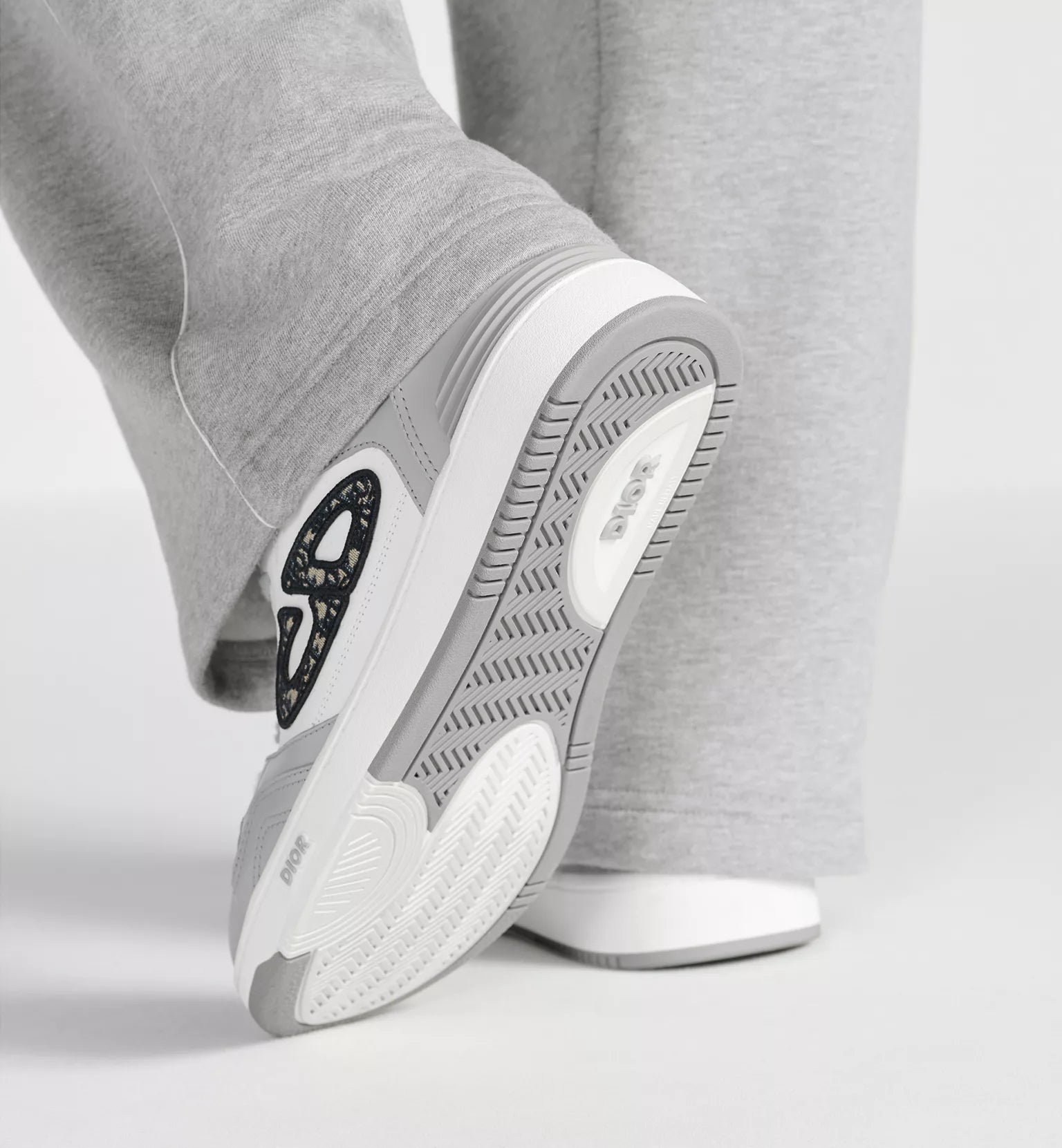 B57 Dribble Low-Top Sneaker