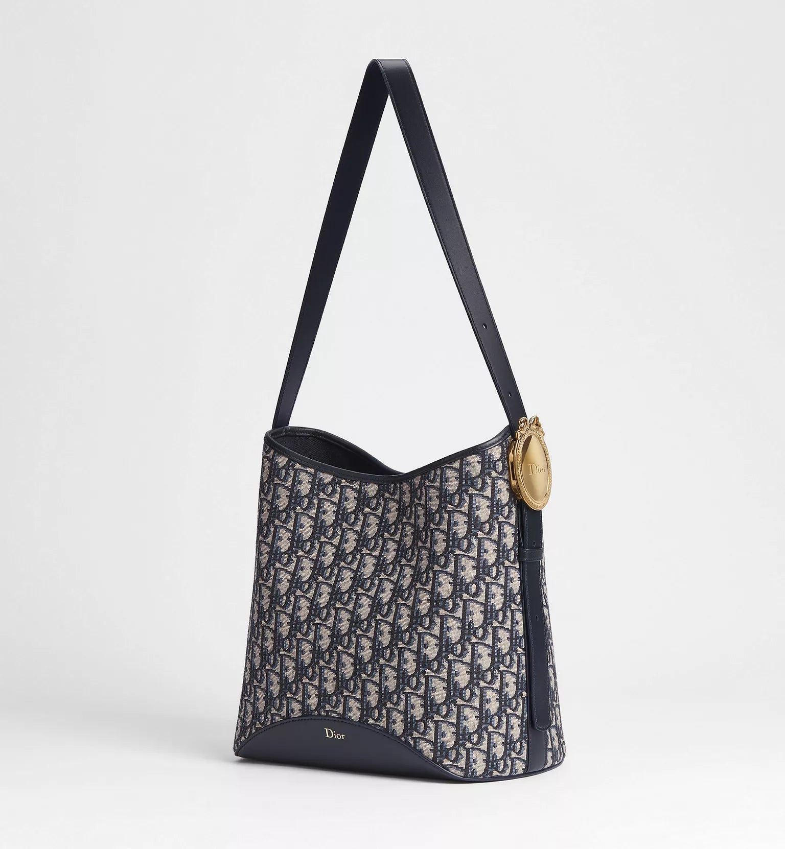 Medium Dior Médaillon Bucket Bag
