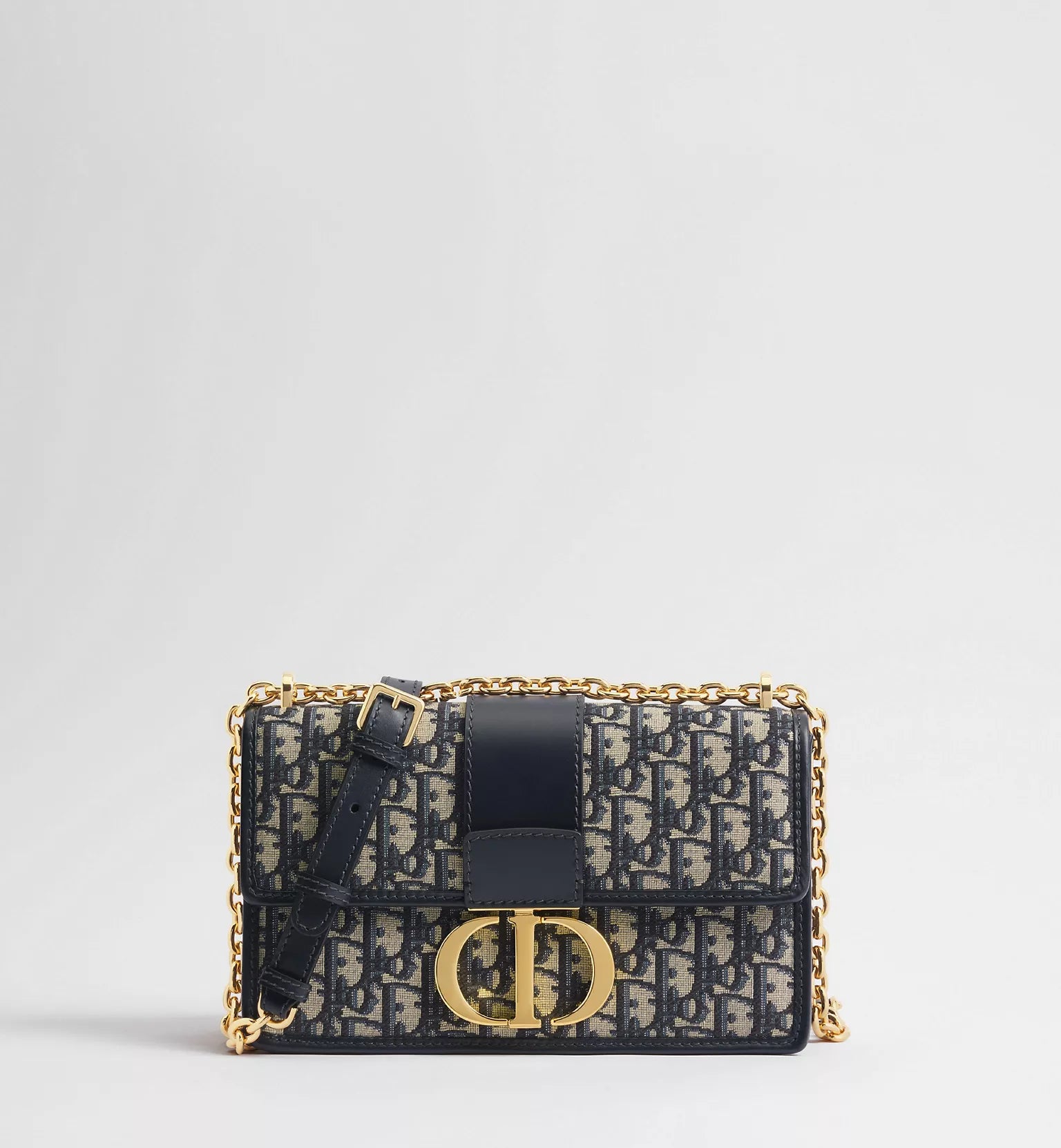 30 Montaigne Chain Bag