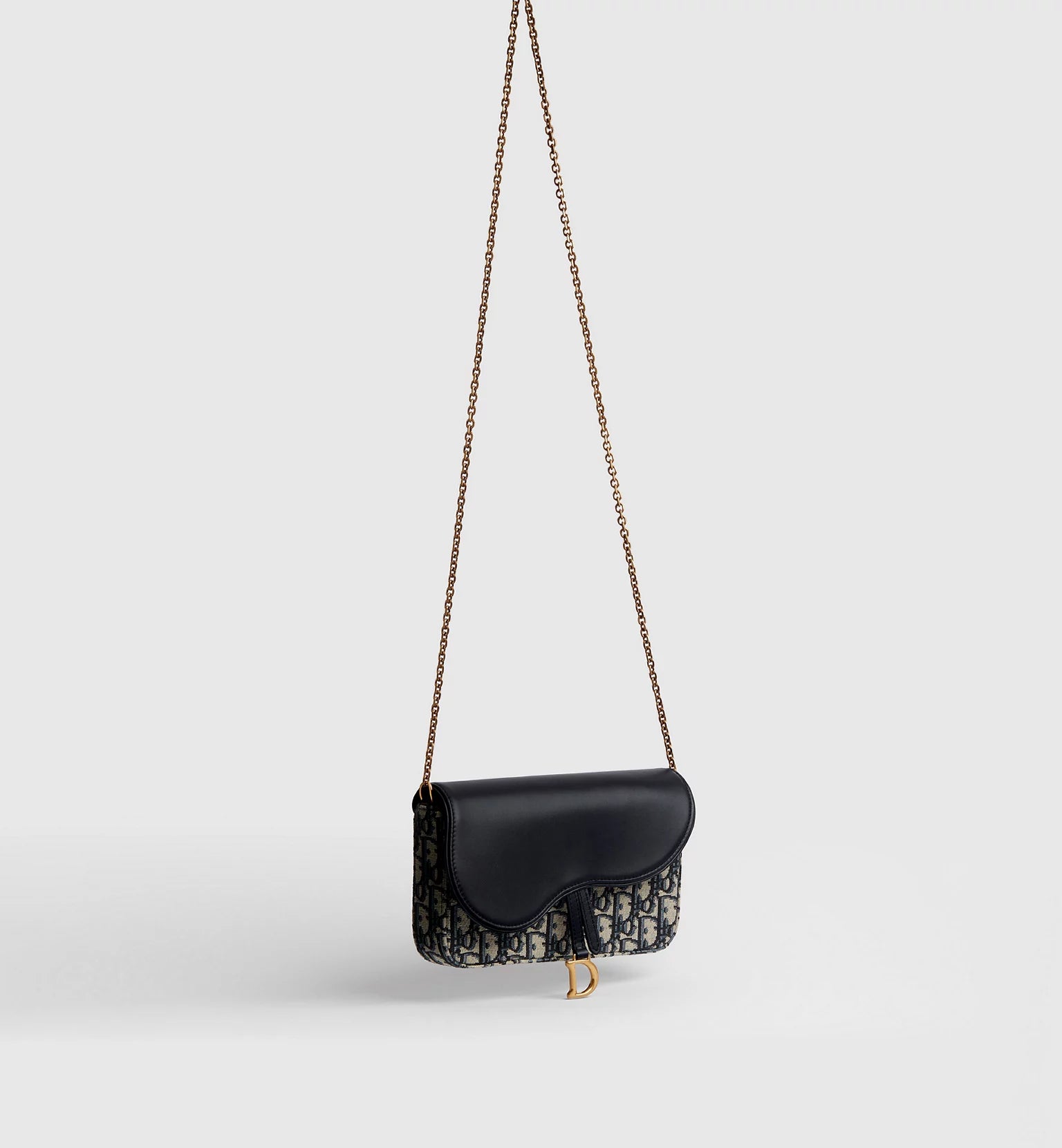 Medium Saddle Pouch with Chain