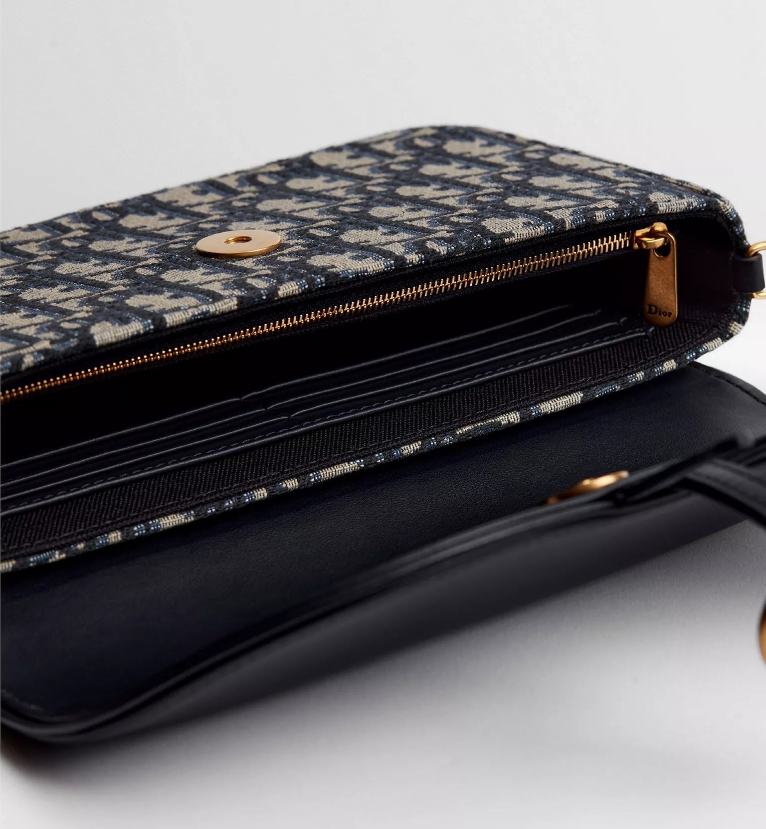 Medium Saddle Pouch with Chain