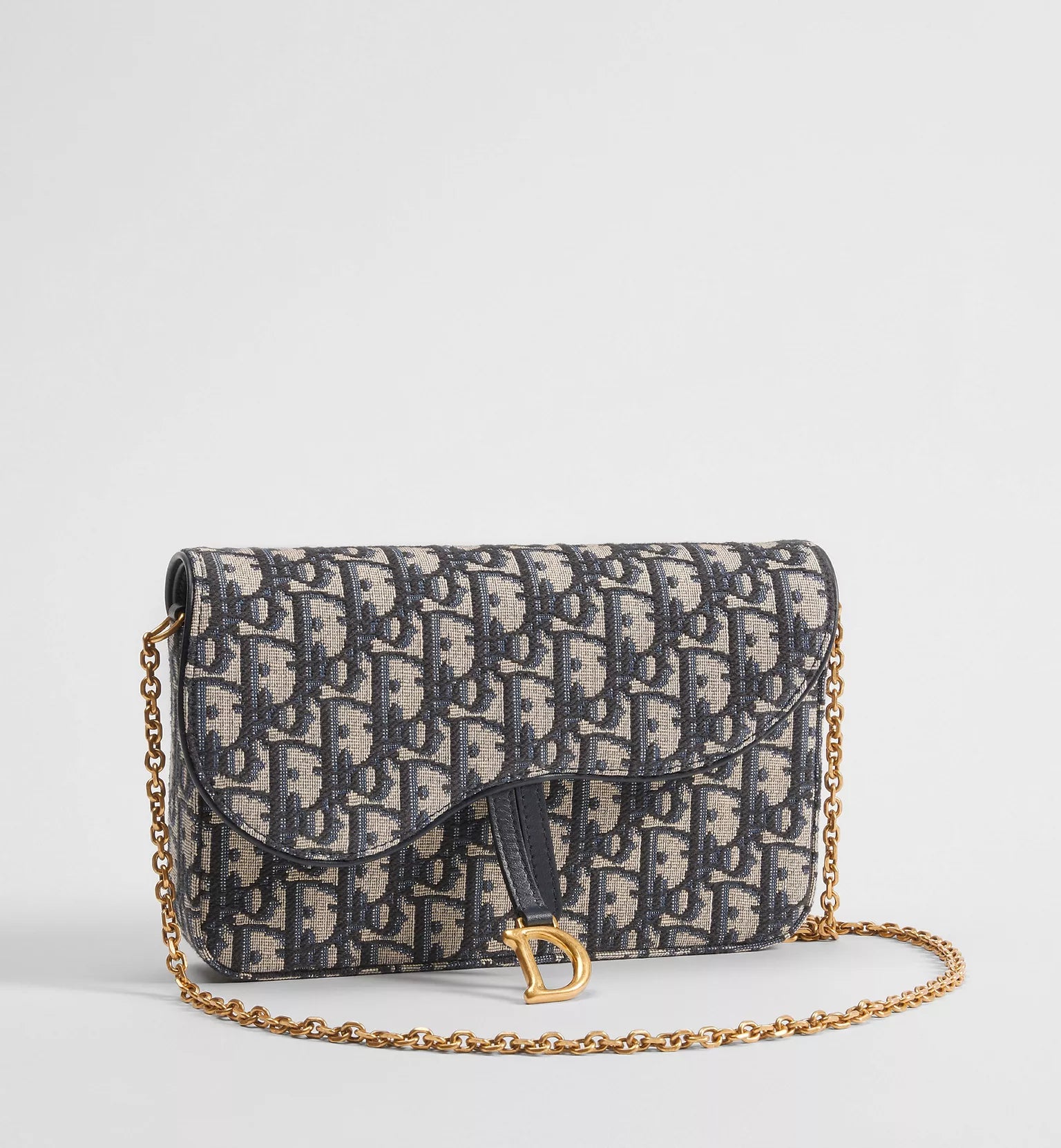 Medium Saddle Pouch with Chain