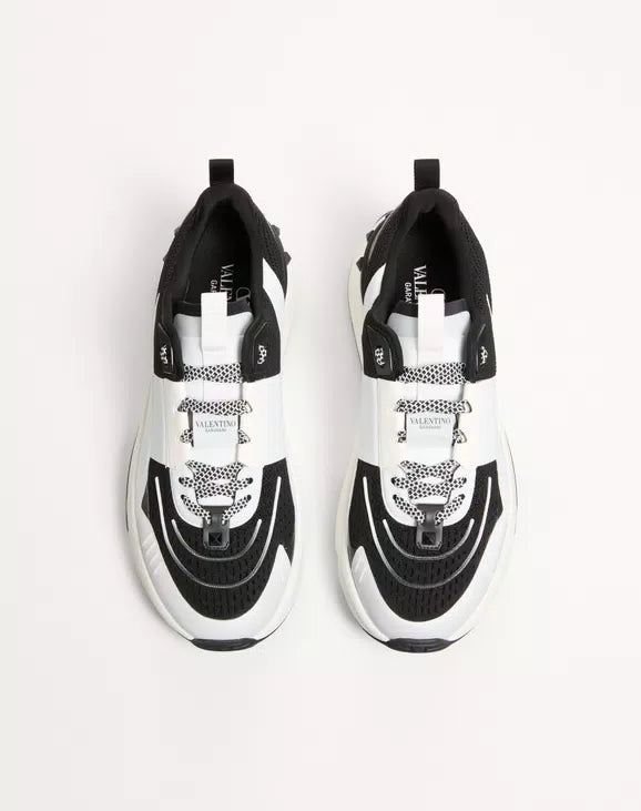 True Act Low Top Trainer In Mesh And Rubberised Fabric