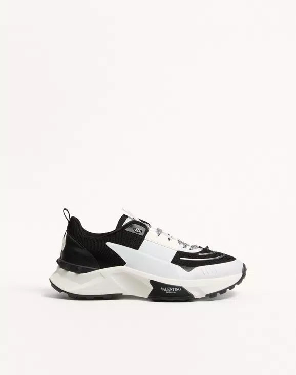True Act Low Top Trainer In Mesh And Rubberised Fabric