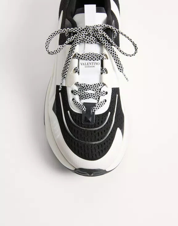 True Act Low Top Trainer In Mesh And Rubberised Fabric