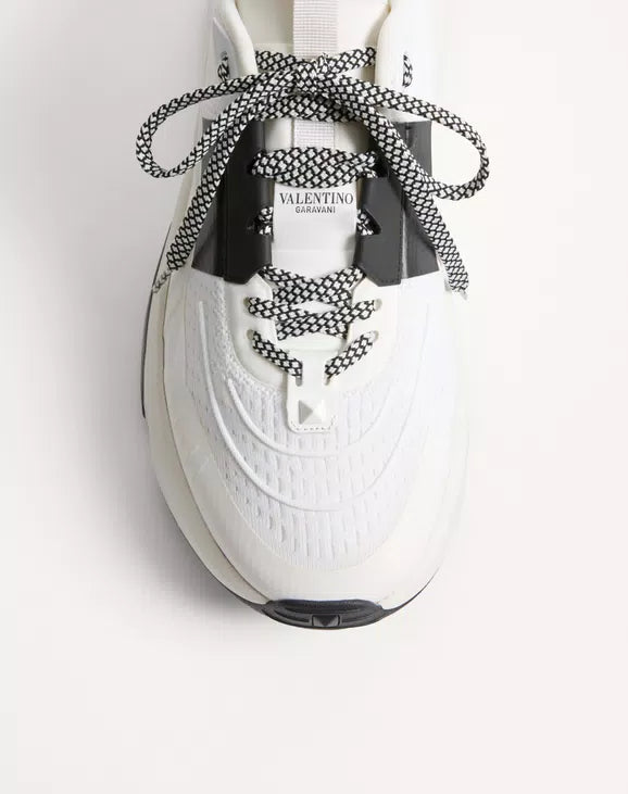True Act Low Top Trainer In Mesh And Rubberised Fabric