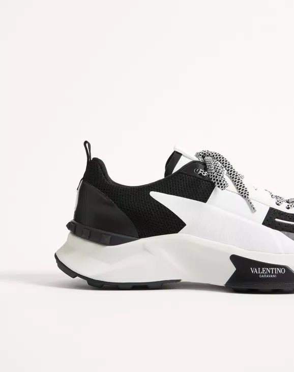 True Act Low Top Trainer In Mesh And Rubberised Fabric