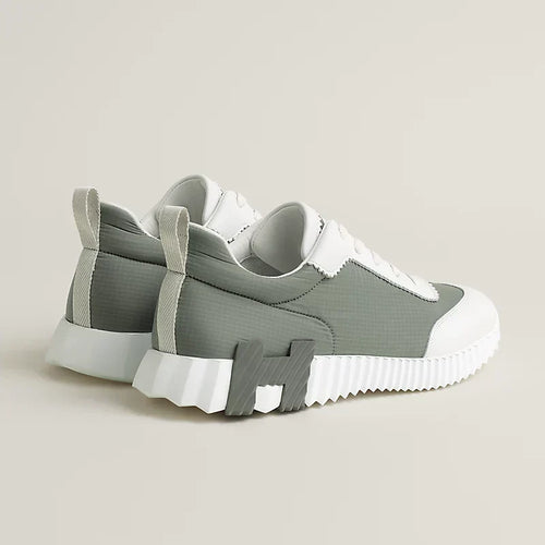 Bouncing sneaker
