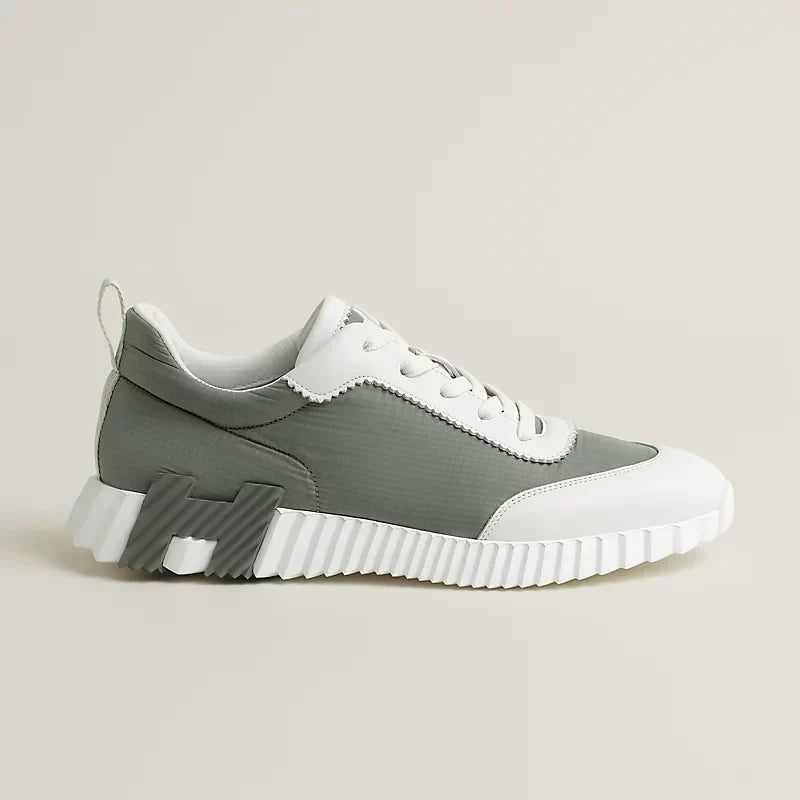 Bouncing sneaker