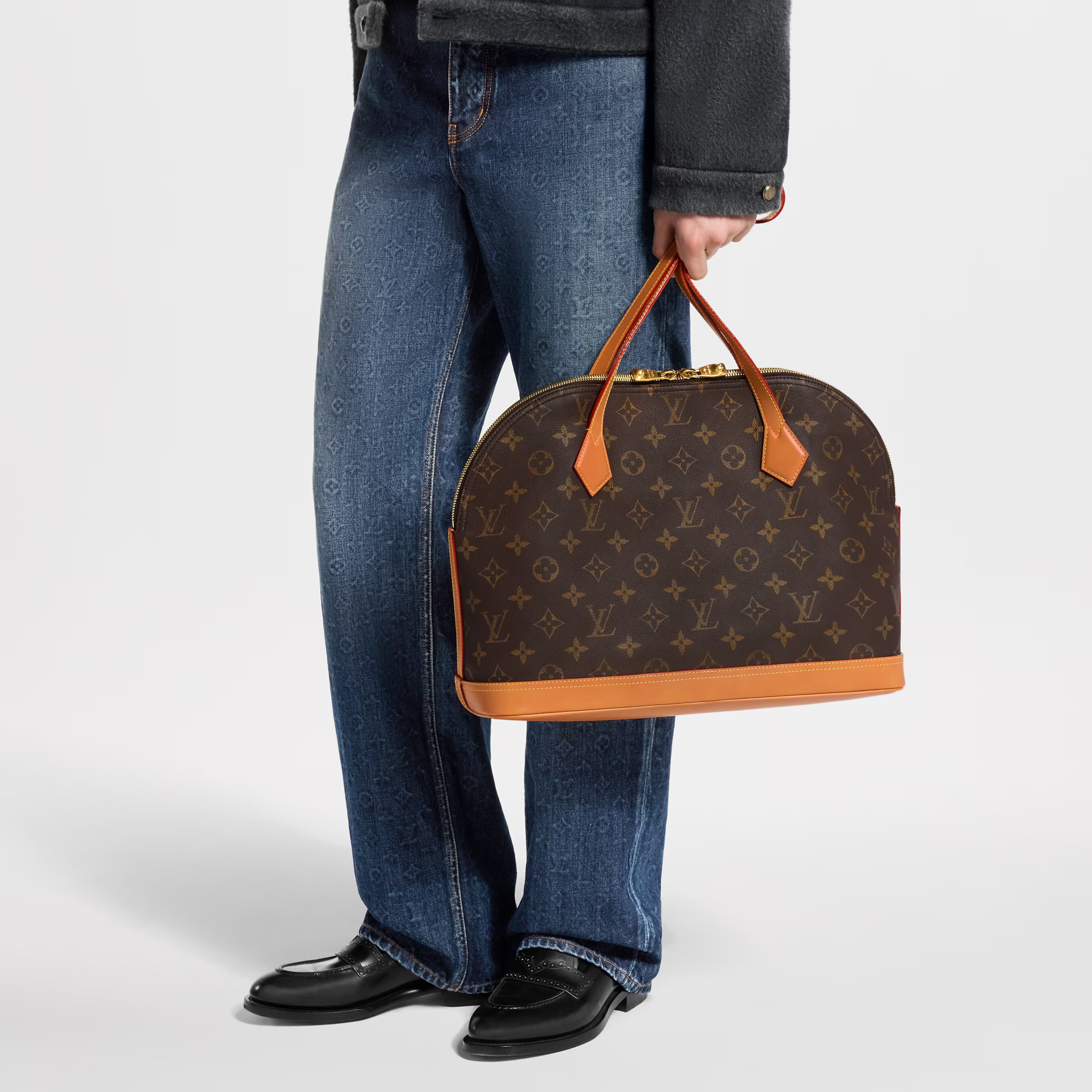 Alma MM Shoulder Bag