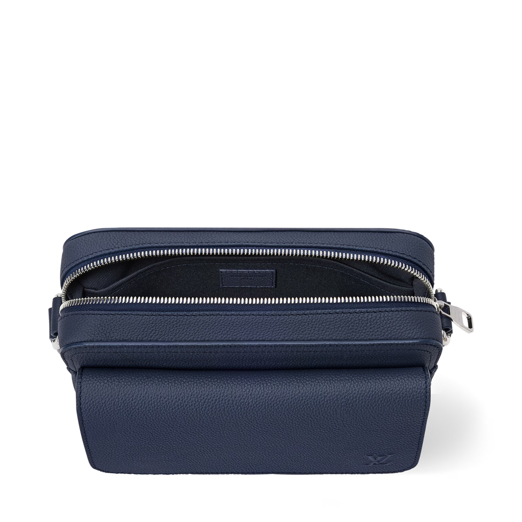 Boarding Messenger Bag