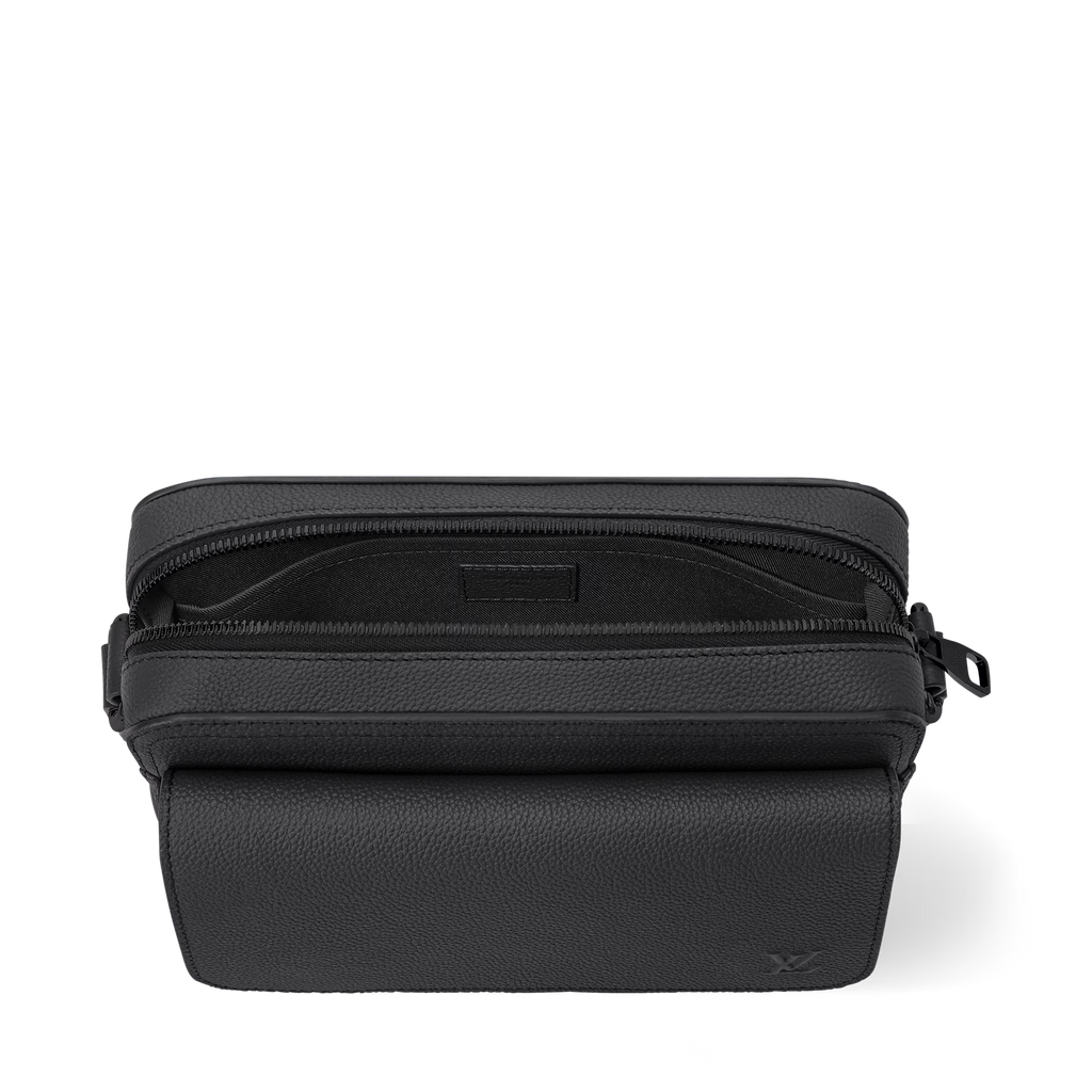 Boarding Messenger Bag