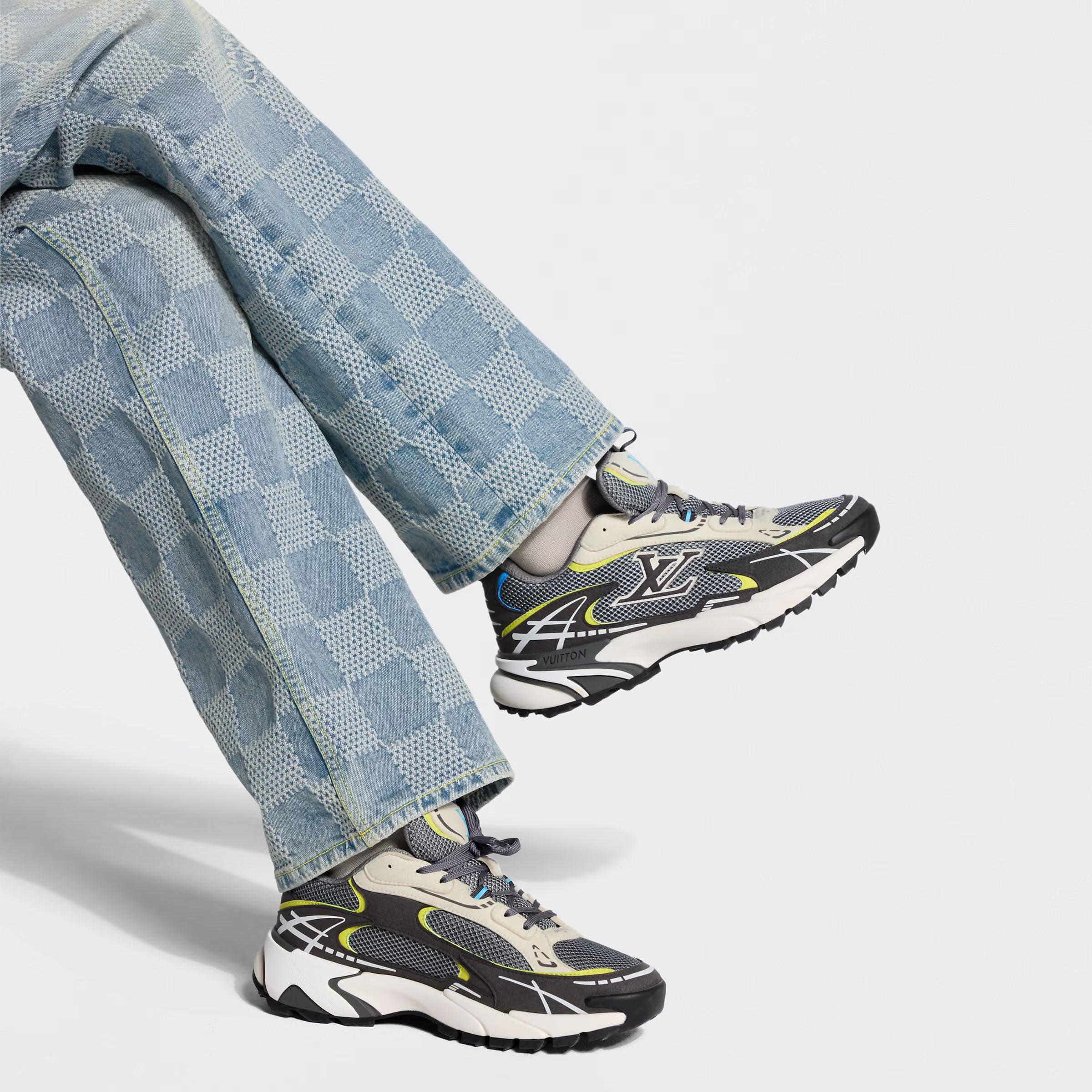 LV Tatic Runner Trainers