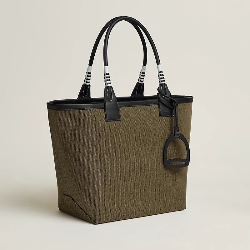 Steeple 28 bag